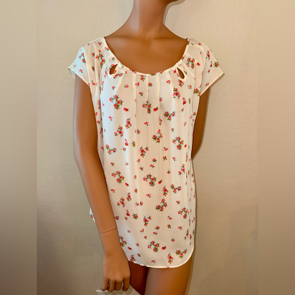 LC Lauren Conrad Floral Bow Keyhole Blouse Size L Cream Red Rose Print
